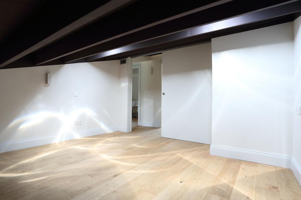 Apartaments Placa Del VI Girona Kültér fotó
